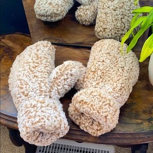 Urban Outfitters Winter Mittens